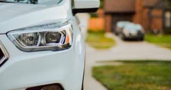 voiture blanche