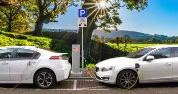 Achat d'une voiture d'occasion hybride ou électrique : où se rendre en Vaucluse ?