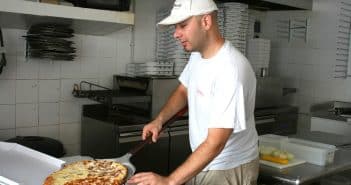 Un gérant de pizzéria se fait tirer dessus à Toulouse