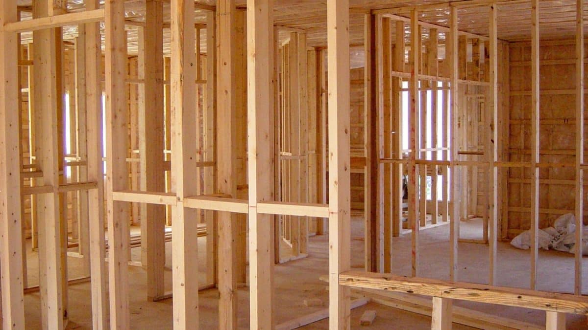 Professionnels du bâtiment : acheter des vis charpente en ligne
